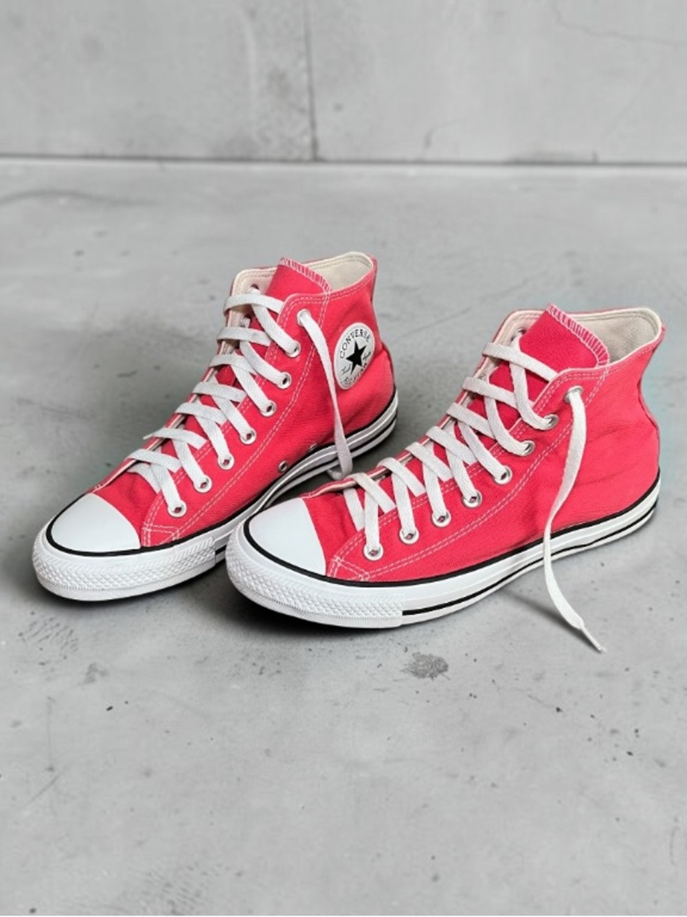 Converse Chuck Taylor All Star Carmine Pink High Top Women’s 9.5